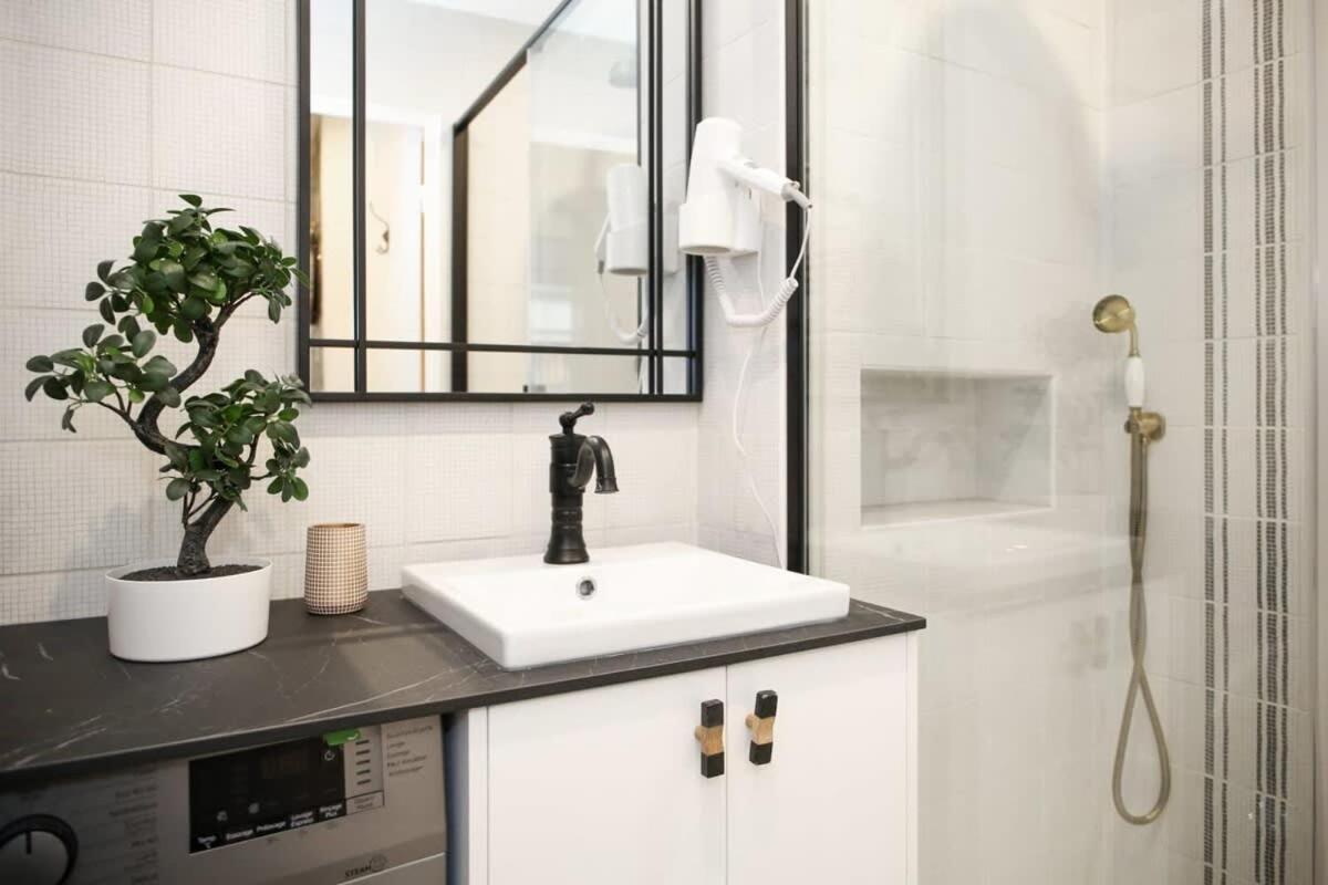 Magnifique Appartement Familial Grand Boulevard-4P - Flat-Guest Párizs Kültér fotó